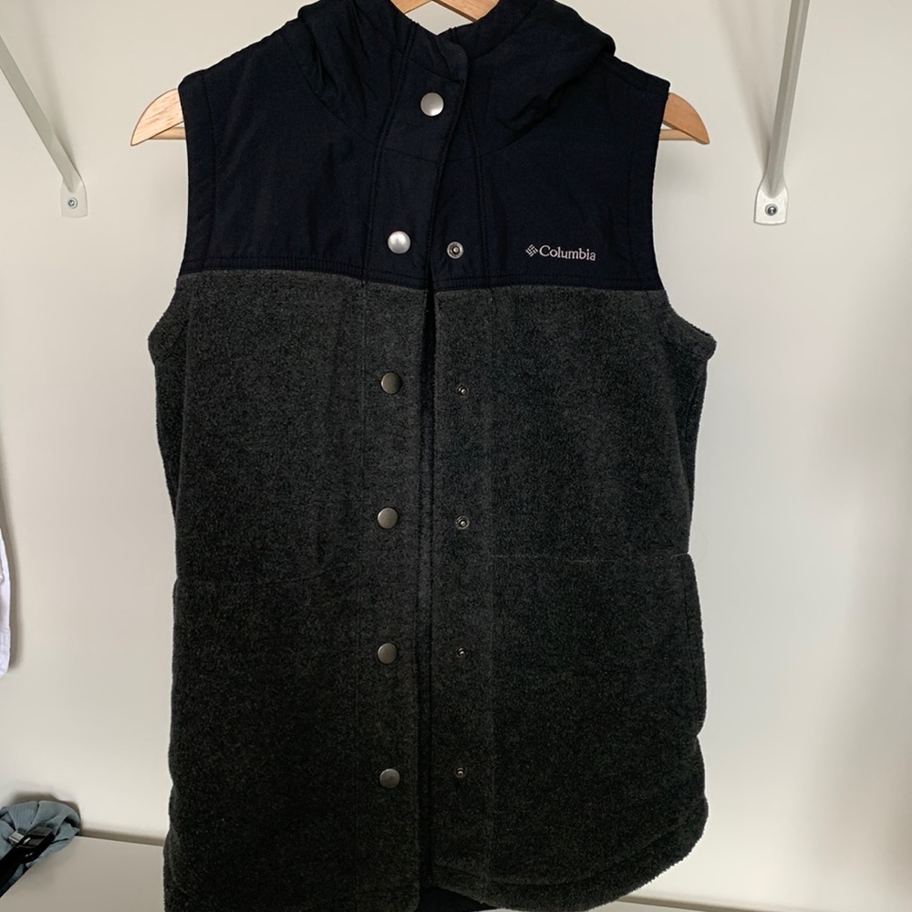 Columbia vest